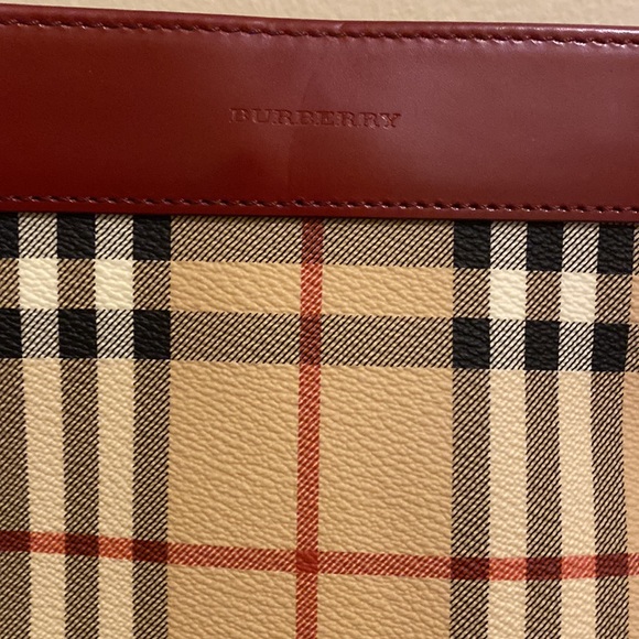 BURBERRY SHOULDER BAG . Very good condition - Picture 2 of 13